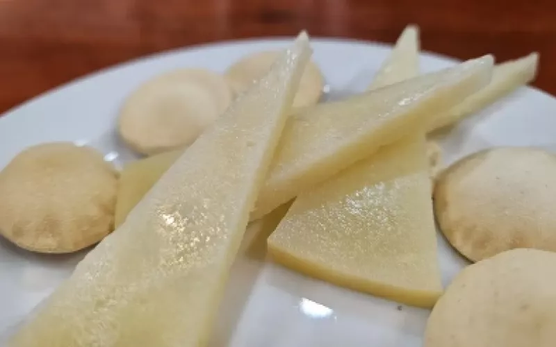 Sabores de Sevilla: Tapas en el Corazón de la Ciudad